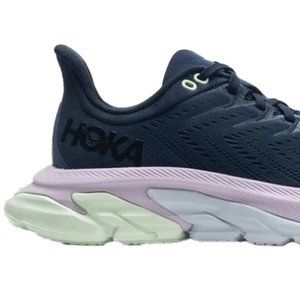 HOKA WOMEN'S CLIFTON EDGE RUNNING SHOE [Lightly Worn]